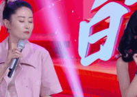 谢娜模仿刘敏涛神情惟妙惟肖 网友也称娜姐绝了