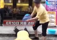 公司回应罚员工做俯卧撑身上浇水 完不成任务就是这下场
