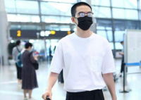 仝卓风波后首现身 仝卓现身机场这是要去哪里呀？