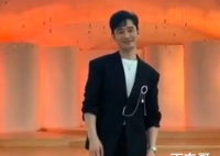 黄晓明跳无价之姐 你给黄晓明打几分？