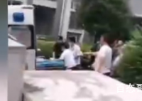 江苏2逃犯持刀袭警 2名警员牺牲 公安机关正正在安排警员全力逮捕