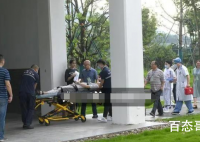 学霸被担架抬进考场 学霸因为什么不能自己走进考试需要担架抬？