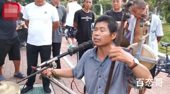 残疾大叔同时演奏13种乐器 大叔是天生残疾吗还是事故造成的