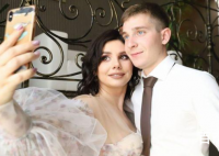 俄罗斯一女网红与继子领证结婚  女网红比继子大多少？