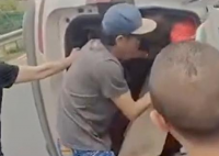 沙宝亮救人 沙宝亮是救的谁怎么救的？