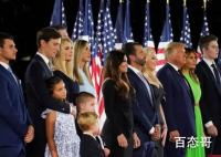 梅拉尼娅的绿裙子成行走的绿幕 梅拉尼娅为什么要穿绿裙子是有什么用意吗？