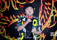 杨臣刚在娱乐圈算是是十八线开外了 杨臣刚老婆是他歌迷吗