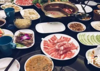 因无女伴陪同进火锅店被拒 这家火锅店店名是什么？