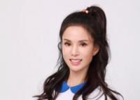 54岁李若彤穿17岁时同款校服 李若彤同款校服哪里可以买得到