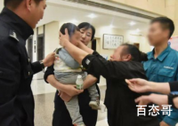 男子卖掉儿子后游山玩水到处挥霍 男子为什么要卖儿子背后是否有什么难言之隐