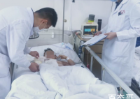 断臂男孩手术完成状况良好 断臂以通血恢复正常了