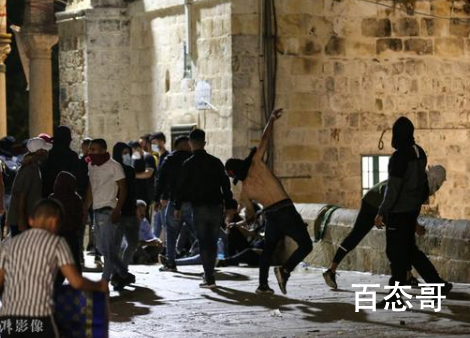 东耶路撒冷冲突已造成上百人受伤 塑料瓶对冲锋枪太不公平了