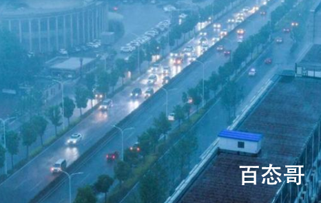 武汉暴雨白昼如夜  一道闪电一阵雷真像世界末日！