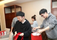 刘昊然王俊凯董子健新综艺 刘昊然送女士内衣给董子健