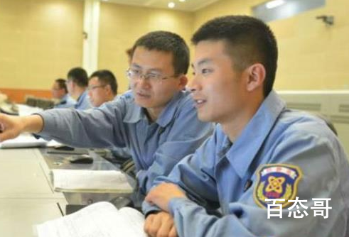 留在大凉山的90后高校辅导员 总有人竭力温暖这个世界致敬