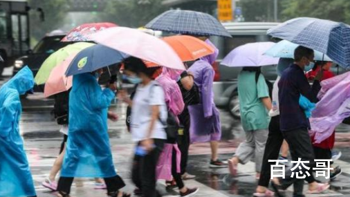 多地降雨量破历史极值 西安人民做好了各种防汛的准备山区景点都关闭了