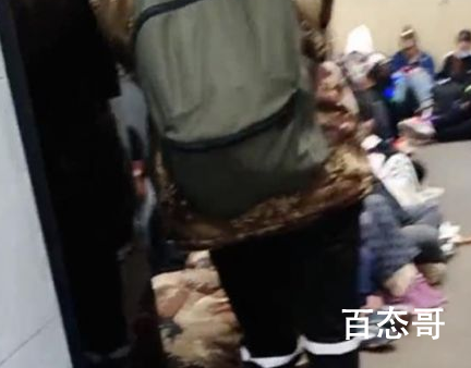 泰山顶上游客挤厕所过夜 熬了夜还不能一定能看到日出