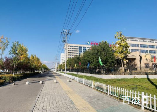 滞留伊犁旅客:有超市部分货架空了 遵守政策人人有责