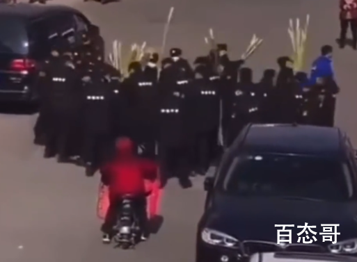抢老人甘蔗外包公司承包费2千多万 一查到底看看这钱到底到了谁的口袋里