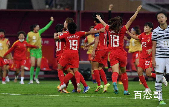 武磊韦世豪祝贺女足夺冠 好好学学女足精神不放弃拼到最后一分钟！