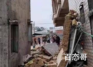 广东一民房爆炸倒塌 官方回应正在积极抢救当中