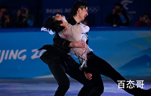 羽生结弦与金博洋一起做滑跪 奥林匹克精神被他展现的淋漓尽致