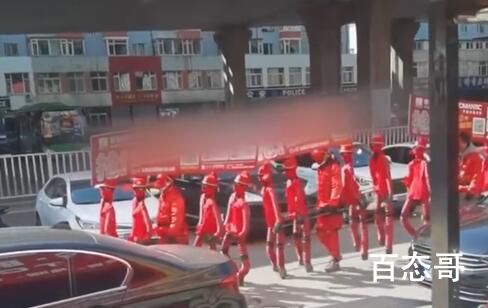 商家赶尸式游街宣传吓坏路人 商家老板这是什么操作