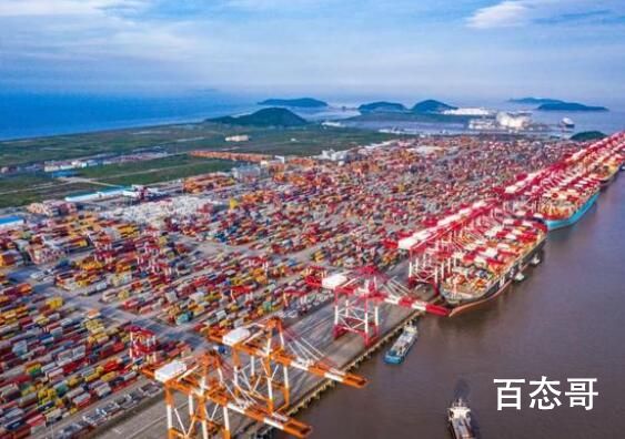 封控下的上海港:船未堵但货难运 究竟是怎么回事？