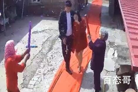 疫情下的婚礼全程只有6个人 真正有情人比啥都重要