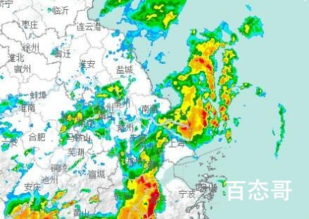 市民实拍上海暴雨:白昼如黑夜 这疫情把老天都整哭了