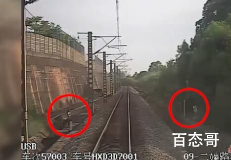 2初中生铁轨拍照逼停2辆火车 火车制动系统太灵了