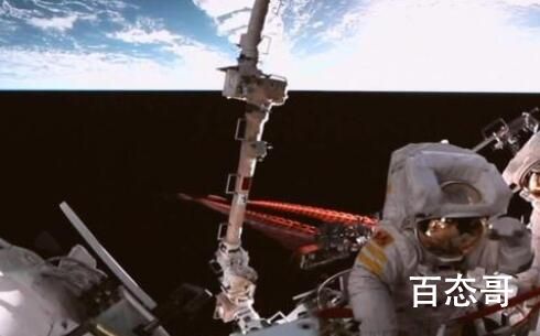 航天员出舱影像为何背景一片漆黑 到底是什么情况