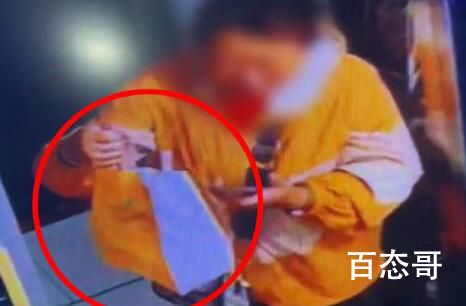 大妈顺走外卖 次日被失主偶遇认出 到底是什么情况