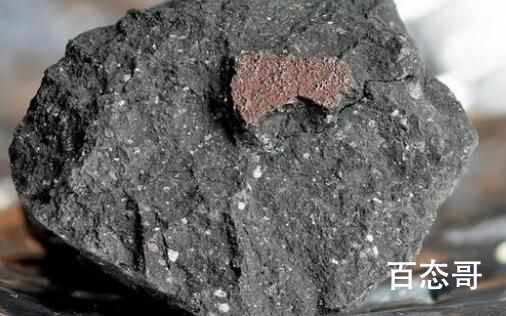 坠落英国的陨石中发现地外水 陨石下来不是经过高温洗礼吗？