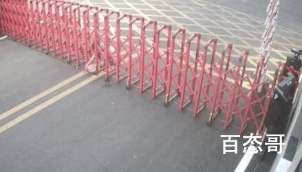 男孩给消防员送奶茶被卡住 背后的真相让人惊愕