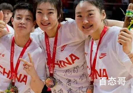 李梦庆祝中国女篮夺银回怼c 那些指责李梦的人我真的怀疑他们有没有良知