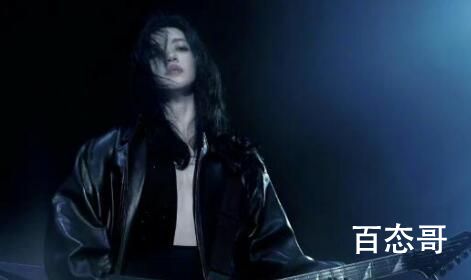 《摇滚狂花》里的哥都是姚晨唱的吗