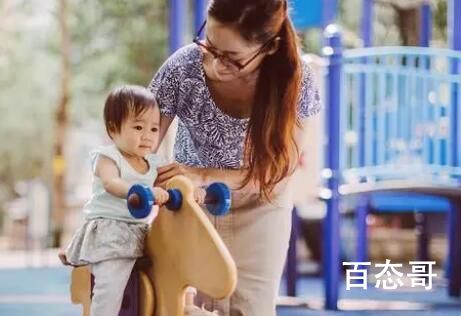 爷爷嫌外公看娃粗心悄悄带走孩子 看孩子是个精细活必须100%的尽心才好