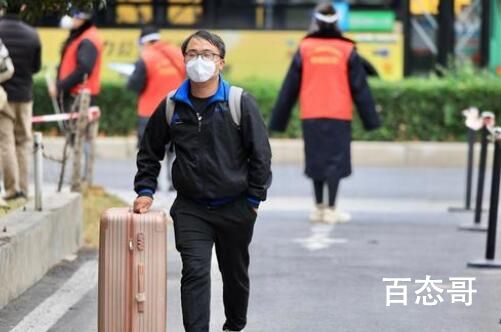 首批新员工抵达郑州富士康 重金之下必有勇士