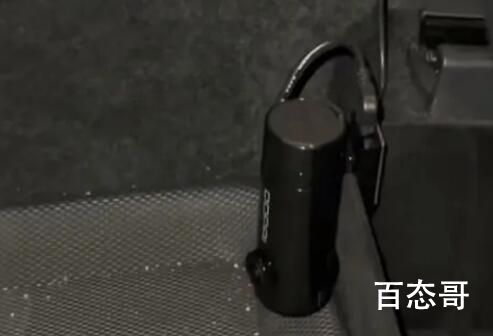 车主给特斯拉脚踏板安装记录仪 市场应尽快研发和销售某拉脚部专用记录仪