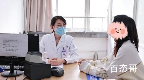踩公用马桶圈受伤的人 有人十级伤残 避免亲密接触公用厕所用蹲便器为好！