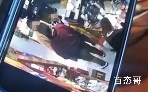 小学生打闹 妈妈带孩子登门道歉被打 一面之词不予评论