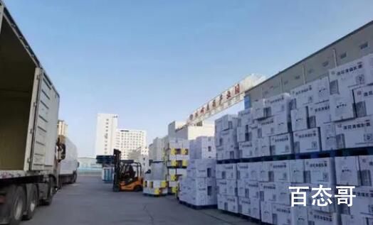 有门店一天卖40万盒连花清瘟 多喝水吃点维C就自愈了