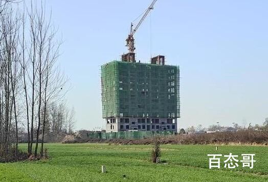 麦田“长出”十层高楼 当地避而不谈 基本农田里都敢盖房子可是有点“实力”