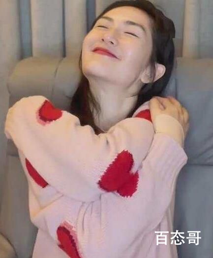 谢娜晒视频给何炅送跨年拥抱：今年也不会少哟