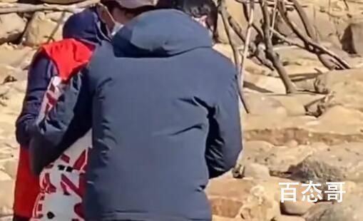 无锡动物园回应一男孩摔打孔雀 背后的真相让人始料未及