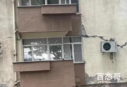 中国小伙亲历两次强震 怀孕妻子崩溃 愿土耳其大地上的人民一切安好
