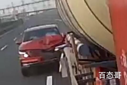 高速醒来车在冒烟无人驾驶 到底是怎么回事