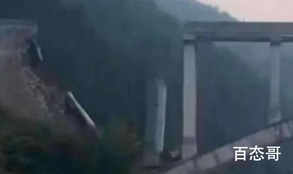 广西贺州一大桥桥面坍塌约五六米 桥两端的桥台怎么还用砌筑石头？