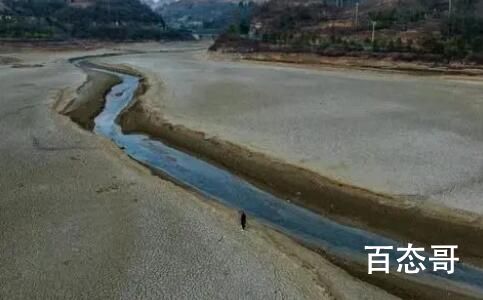 贵州毕节缺水持续:居民买水桶蓄水 背后的真相让人始料未及